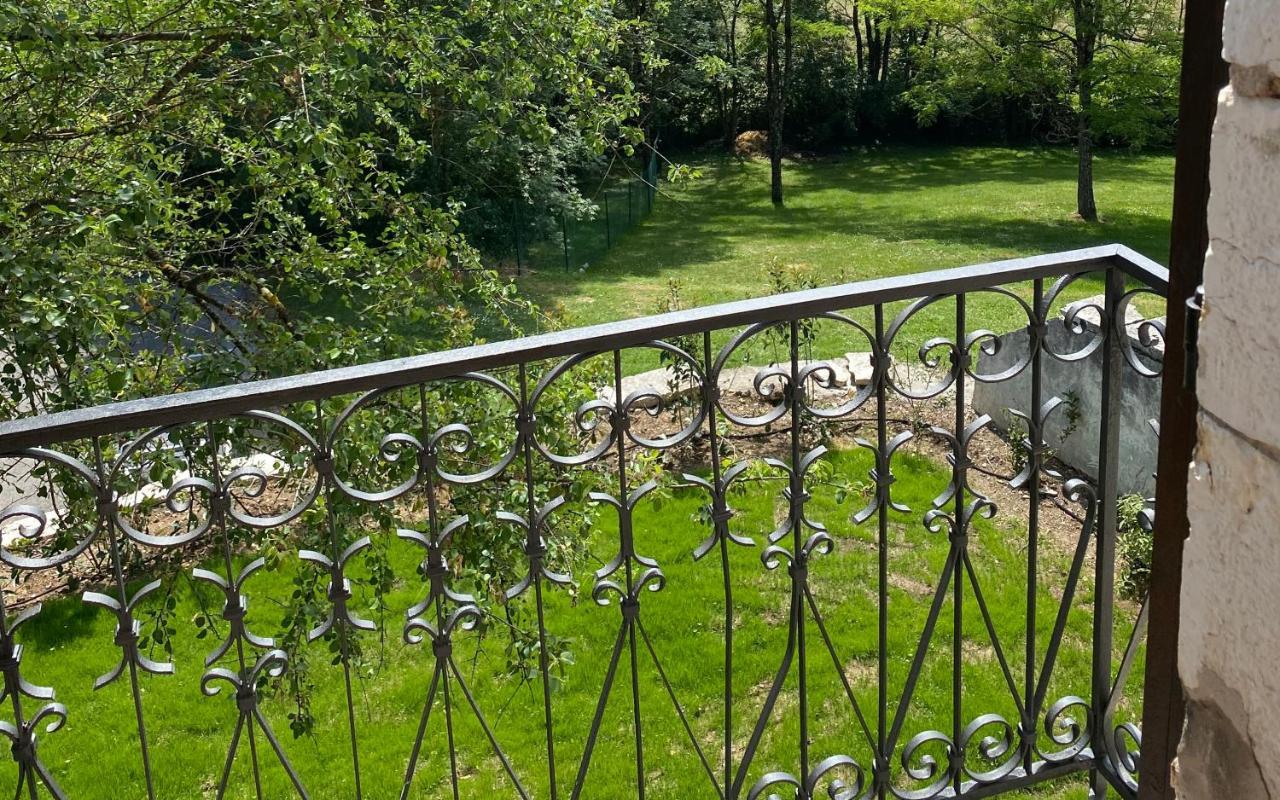 Le Domaine De Tizo 호텔 Saint-Victor-de-Morestel 외부 사진