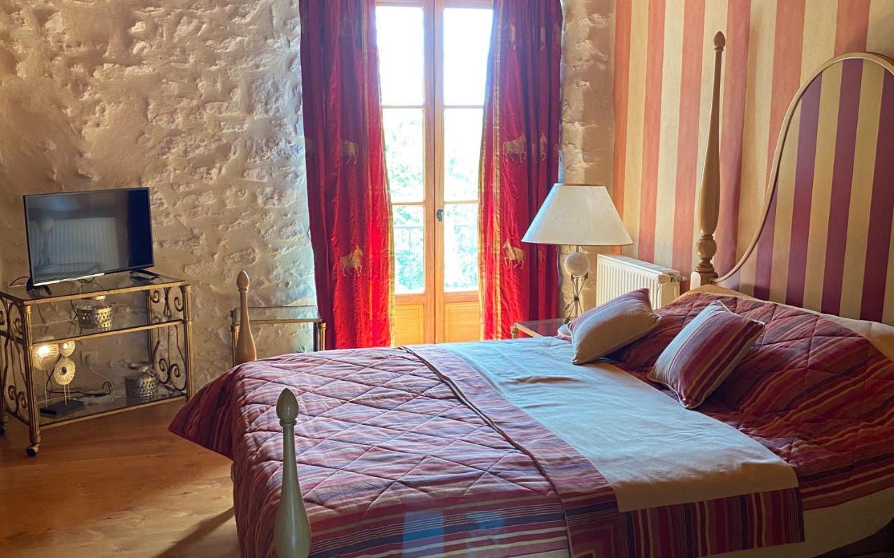 Le Domaine De Tizo 호텔 Saint-Victor-de-Morestel 외부 사진